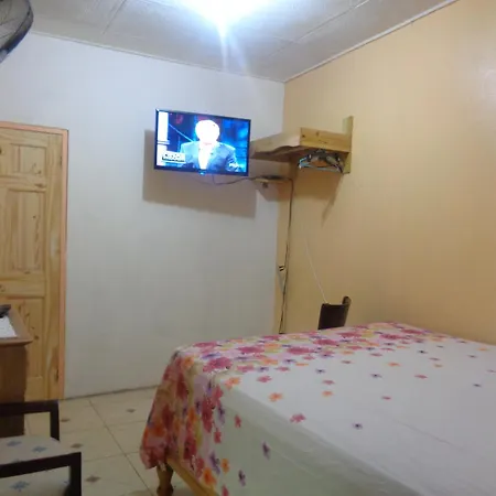 Yard Style Hotel Kingston Room photo